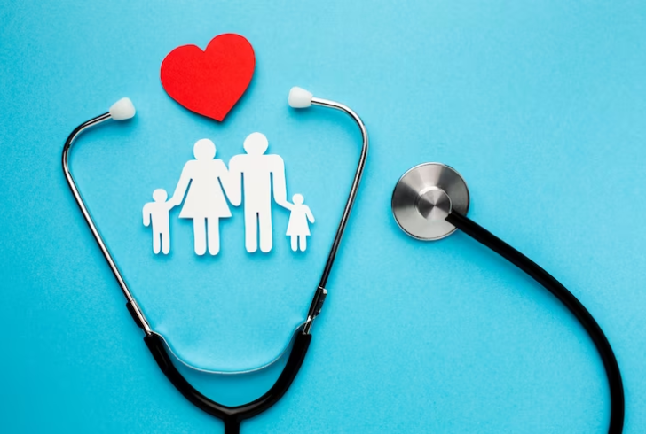 Image by freepik | Regardless of origin or legal status in the U.S., individuals can purchase health insurance.